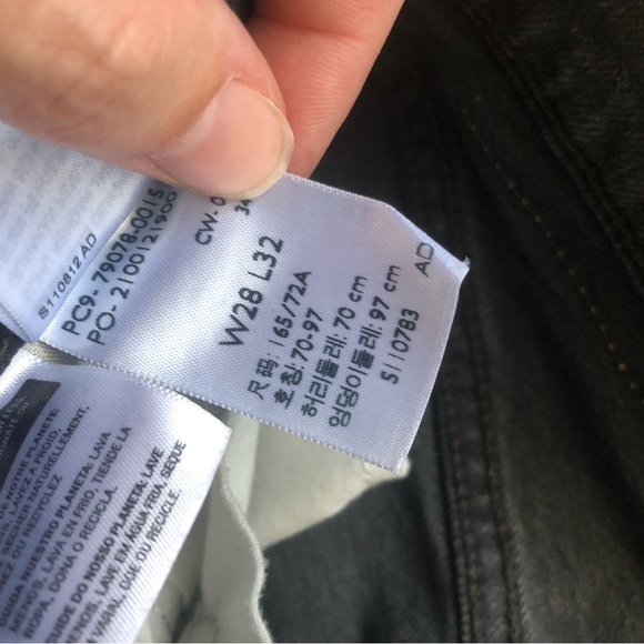 Levi's Ribcage Straight Leg Women's Jeans in Black - Picture 6 of 11